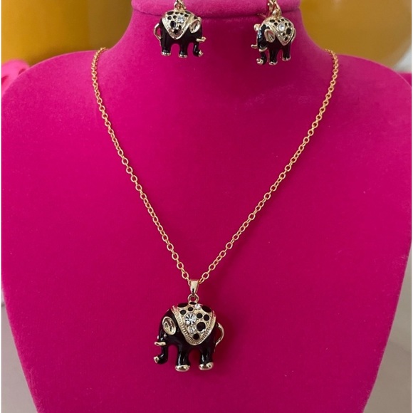 New 18K Gold Plated Elephant Necklace and Earring Set - Picture 3 of 9